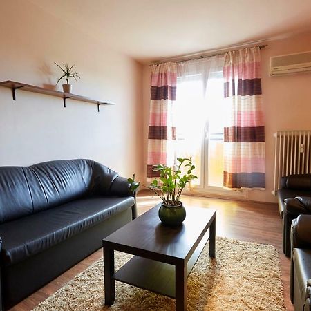 Egyetemvaros - A. Apartman Pécs Extérieur photo